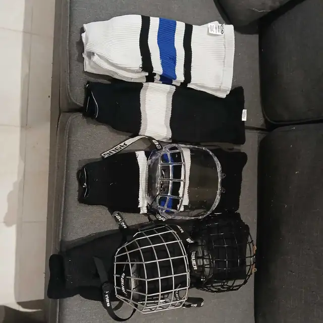 Various Hockey Visors, Cages and Socks in Hockey in City of Toronto - Image 6