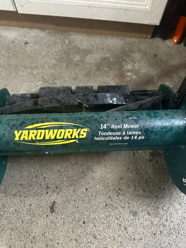 Yardworks 14 inch Reel Mower in Lawnmowers & Leaf Blowers in Markham / York Region - Image 2