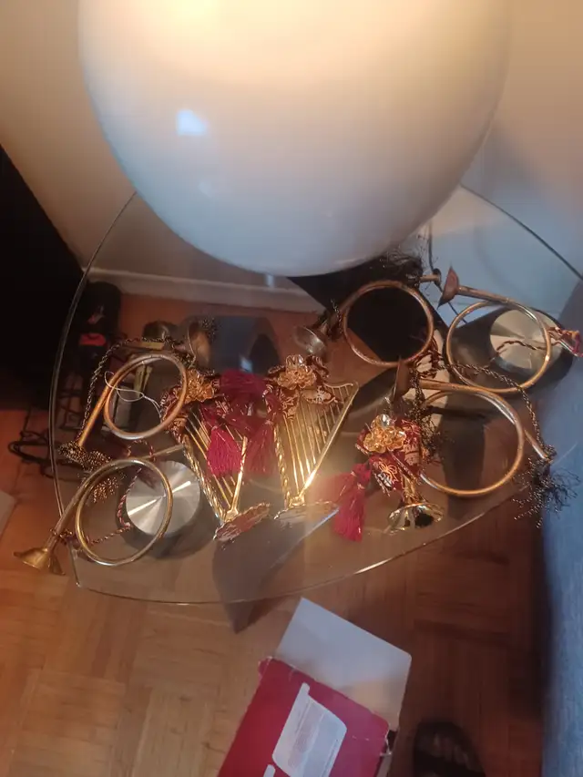 Beautiful XMas Ornaments - Burgundys & Golds, MINT - see ad in Holiday, Event & Seasonal in Ottawa - Image 3