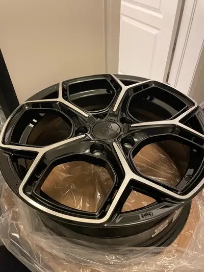 4 DAI Widow wheels. Never been used. 5x114.3 bolt pattern.