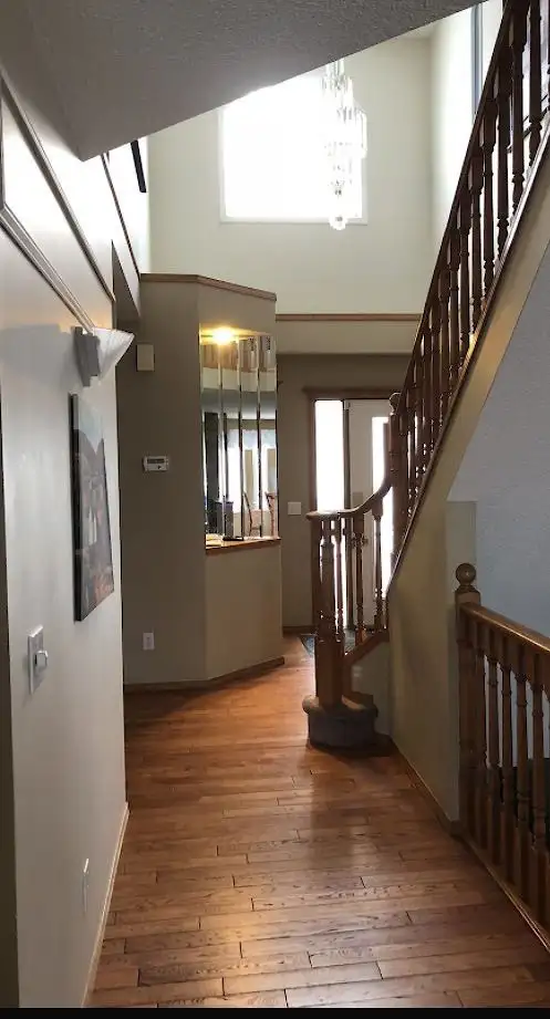 5 bedrooms fully furnished house in Long Term Rentals in Calgary - Image 5