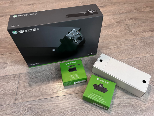 Xbox One X 1TB (immaculate condition) dans XBOX One  à Ville de Montréal