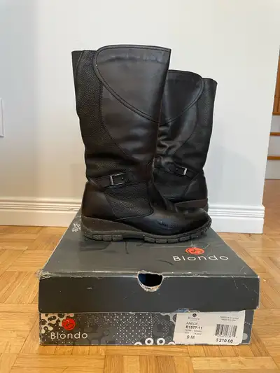 Blondo Boots Size 9, View more