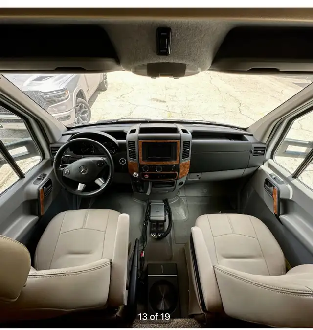 2020 Mercedes Thor Quantum Sprinter in RVs & Motorhomes in Bedford - Image 4