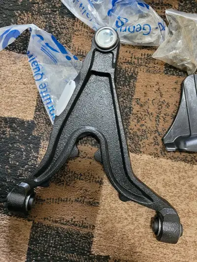 New parts that are not needed anymore. Scarborough pickup. M1e4m1. Calipers. Oxygen sensor. whe bear...