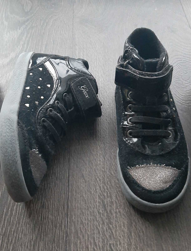 Toddler girls' and boys' sneakers (size 10) in Other in Oshawa / Durham Region
