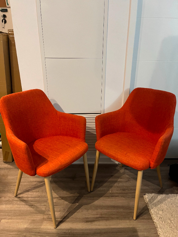 2x Modern/chic orange accent chair from wayfair in Chairs & Recliners in City of Toronto - Image 2