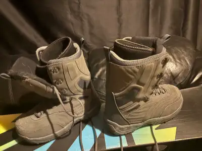 snowboarding boots, View more