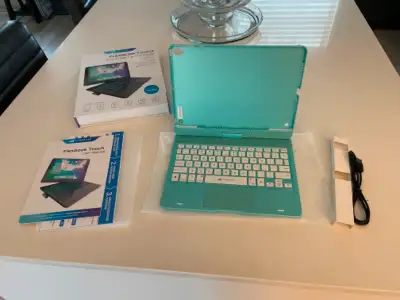 Typecase Flexbook Touch 7-in-1 Keyboard Case for iPad 7/8/9/Air3/Pro10.5 Brand New