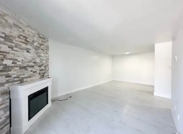 2 Bedroom Condo for rent near University Hospital London