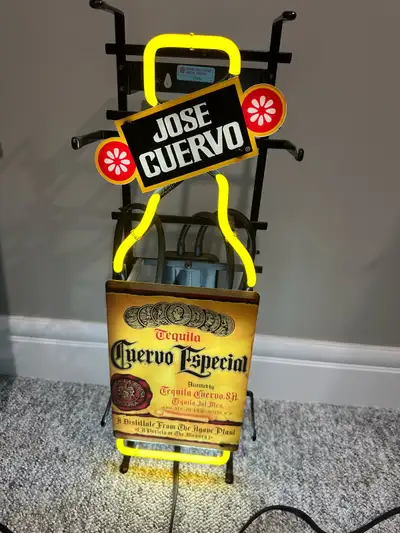 Vintage Jose Cuervo Especial Tequila Bottle NEON Advertising Sign works great.