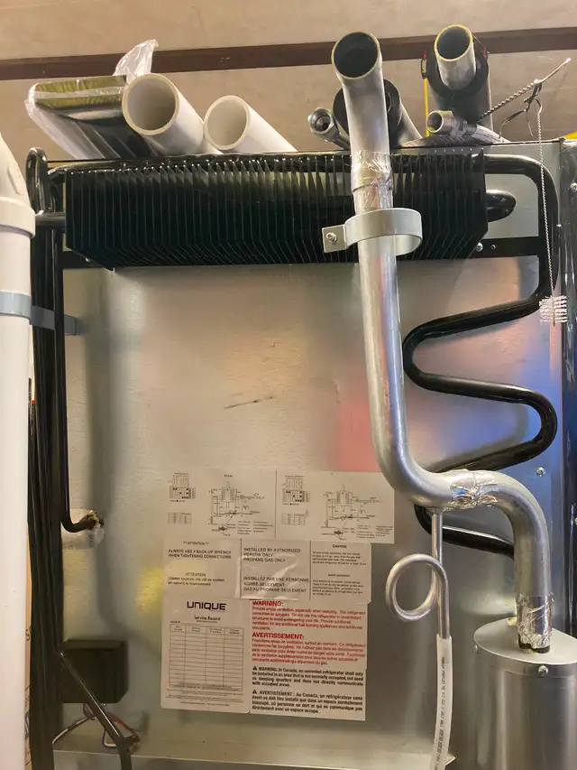 Unique direct vent fridge581933744186337284