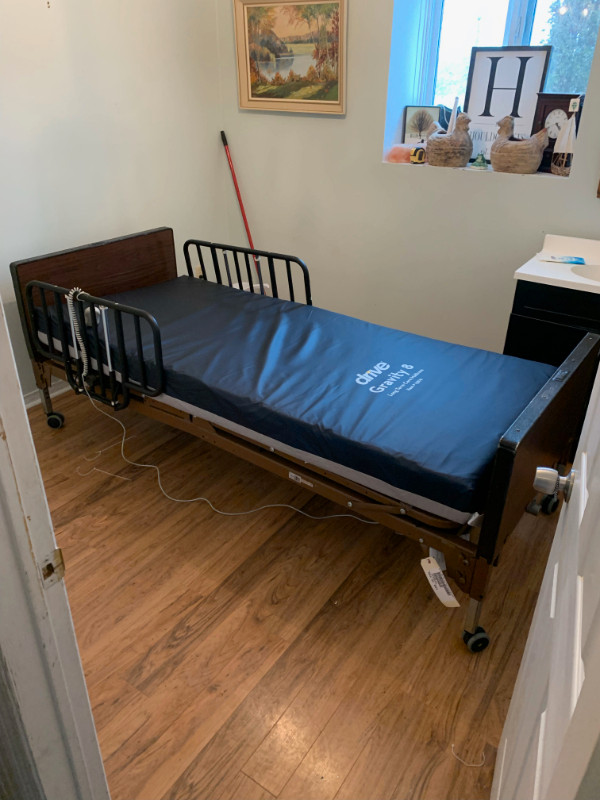 Electric Hospital Bed | Mattress | BedRails | GEO Mat in Health & Special Needs in Brockville