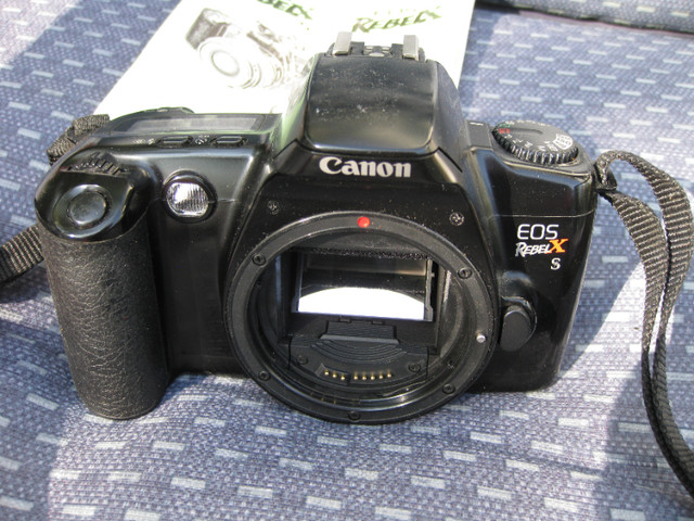 Canon EOS REBELX S 35mm SLR Film Camera Body only VGC in Cameras & Camcorders in Winnipeg