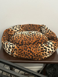 Cat bed leopard print