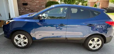 This 2014 Hyundai Tucson GL is a reliable and well-maintained SUV, perfect for daily commuting or fa...