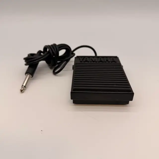 Yamaha FC5 Sustain Pedal Keyboard Piano Foot Switch in Pianos & Keyboards in City of Toronto - Image 3