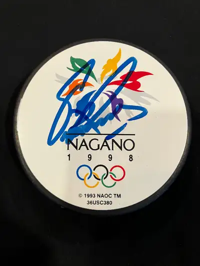 ERIC LINDROS Signed Puck * 1998 Nagano Olympics *, View more