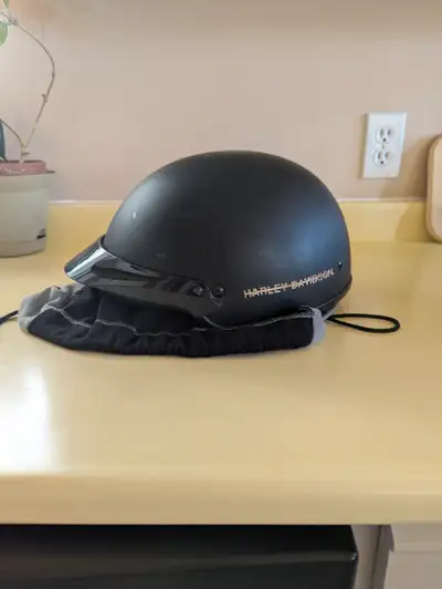 This Harley Davidson AGV A5047 Half Helmet is a Medium for either male or female and in great condit...