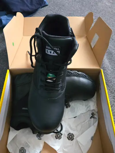 Man's steel Toe work boot, View more