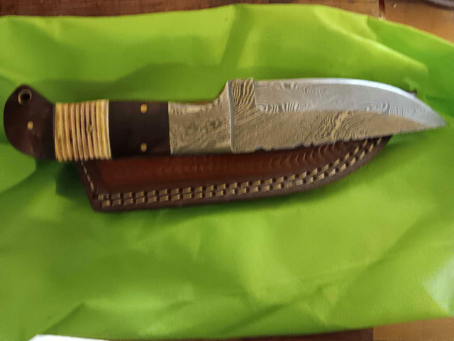 Damascus knife in Fishing, Camping & Outdoors in Dawson Creek - Image 2