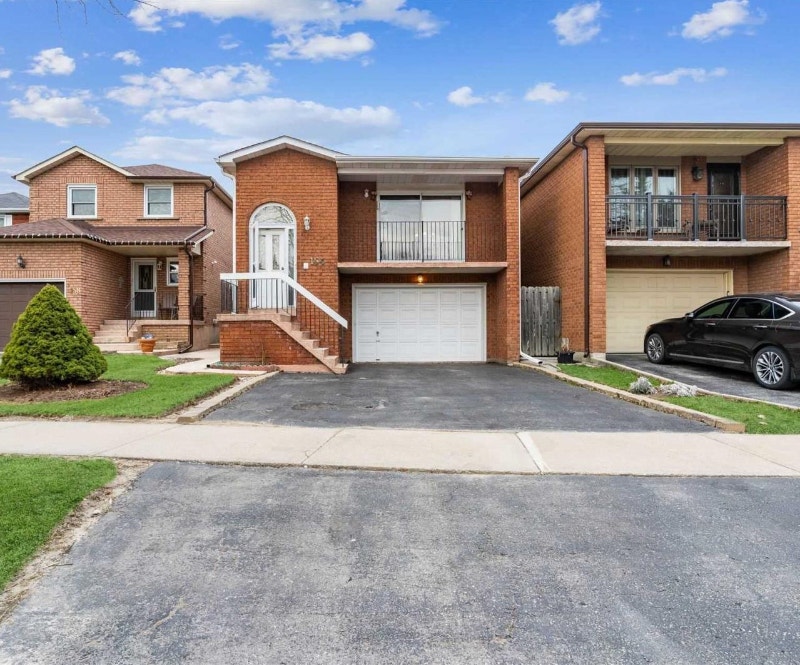 2 bedrooms, 1.5 bathrooms, ground Level and basement for rent Long