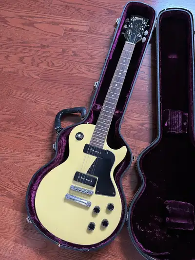 55-77 Les Paul Special Guitar has been refinished in TV yellow although is an original TV Yellow gui...