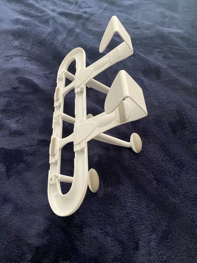 White Over-the-Door Hook Rack in Storage & Organization in Mississauga / Peel Region - Image 4