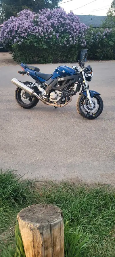 2008 sv650N ABS 20 300km currently plated and being ridden. Michelin Road 5 tires Castrol synthetic...