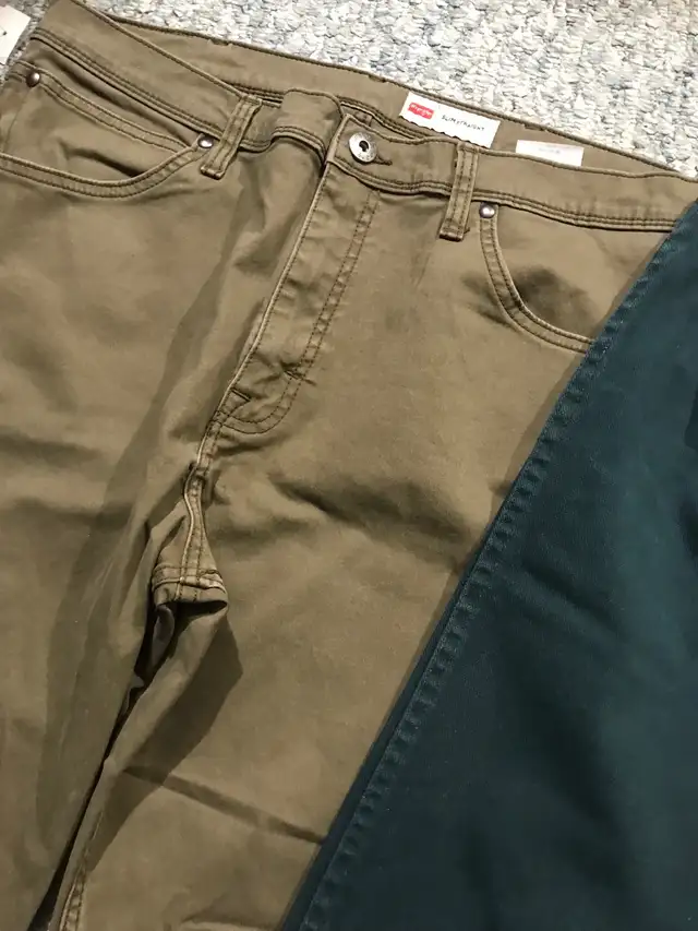 Cowboys Wrangler jeans in Men's in Winnipeg - Image 3