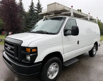 5.4L 8CYL FLEX FUEL GASOLINE FUEL, Automatic Transmission, FULLY INSULATED, FLOORING, ROOF RACK w/ L...