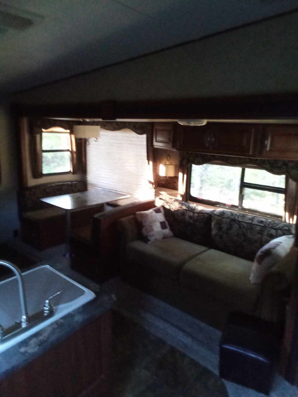 2014 Keystone Cougar Xlite Fifth Wheel 27 BHS in Travel Trailers & Campers in Sault Ste. Marie - Image 3