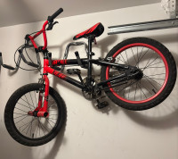 Vélo Spider-Man style  BMX pour garçon 18po, 5-8 ans