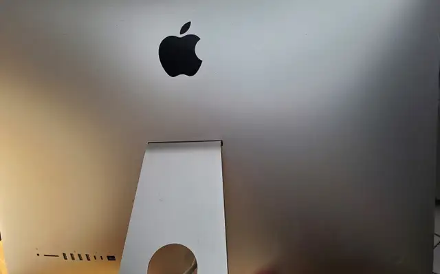 2020 iMac (27”) in Excellent Condition -For sale in Desktop Computers in City of Toronto - Image 3