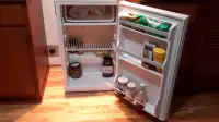 Mini - réfrigérateur. 4 pieds cubes,110 litres.