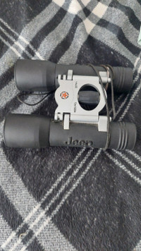 Binoculars, text or email 416 822-0875