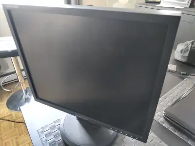 Samsung SyncMaster 940BW 19" Widescreen LCD Monitor - Ecran, View more