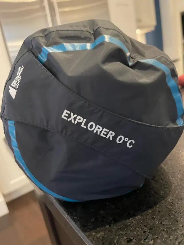 MEC Youth Sleeping bag Explorer 0 Celsius in Fishing, Camping & Outdoors in Calgary - Image 5