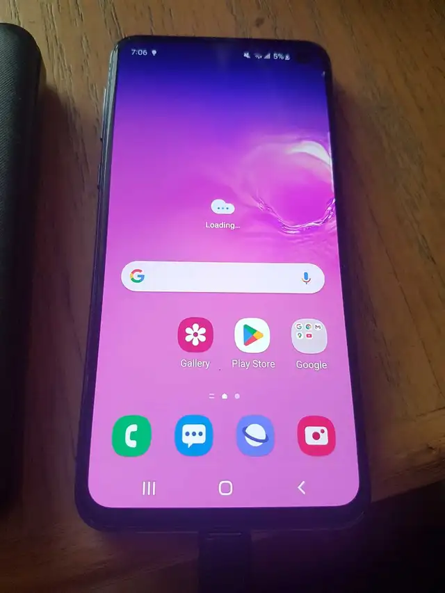 Broken back Samsung s10e