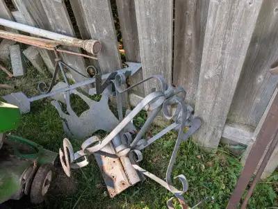 Add a touch of vintage charm to your garden or rooftop with this classic metal weathervane, featurin...