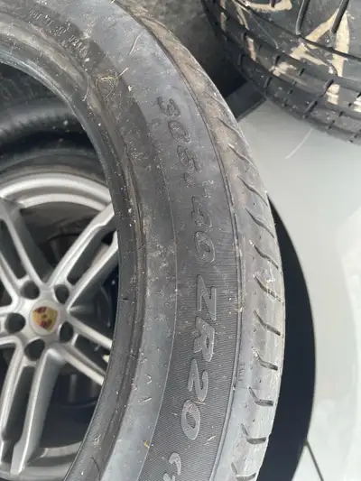 Summer tire for Porsche Cayenne 20inch used only for 3 months. Reason for selling because I bought 2...