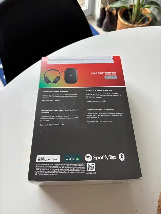 Bose QuietComfort Noise Cancelling Headphones in Headphones in Bedford - Image 2