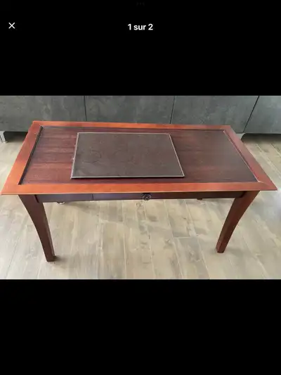 Table de salon ,en bois ,légèrement depeinturé, View more