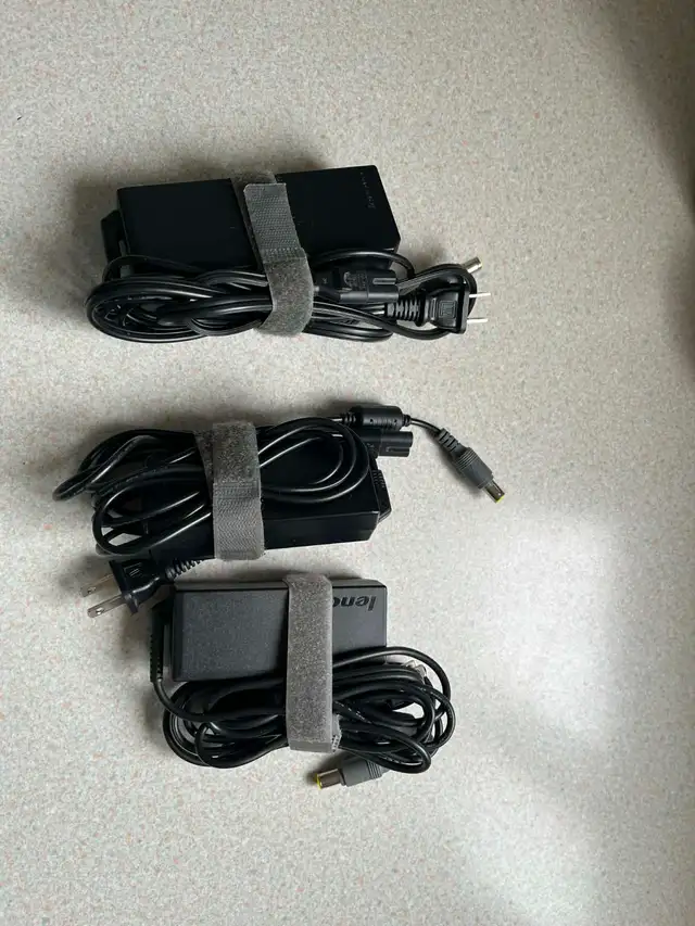 Disque dur Hitachi+Chargeur de batterie portable LENOVO in Laptop Accessories in Longueuil / South Shore - Image 3