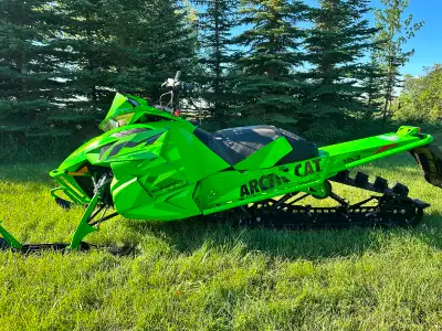 2016 Arctic Cat M8000 Limited Sno Pro 153 88.2 kms. Yes you read that correctly! All original, no mo...