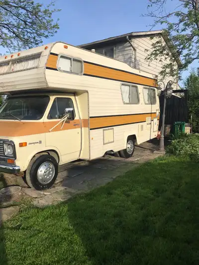 Excellent Condition Newer Tires Runs Great Low Miles 63000 Super Clean Rust Free No Leaks Sleeps 6 G...