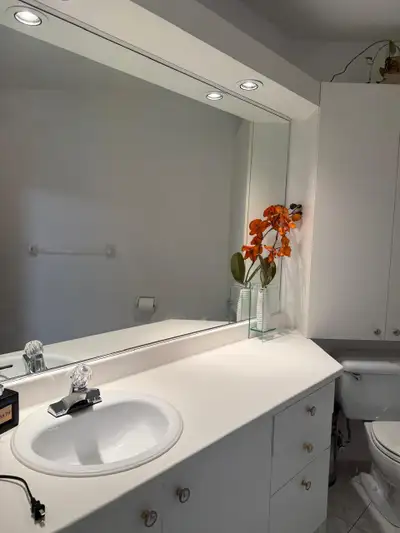 Grand Condo locatif sur deux étages offrant un espace idéal pour la famille. À l’étage, vous trouver...