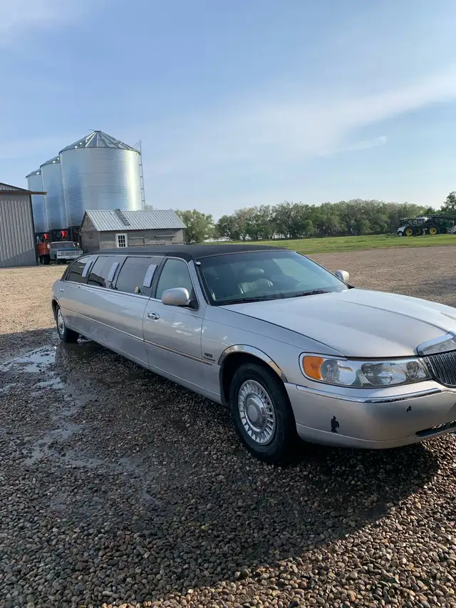 limousine ,PHONE Calls Only | Cars & Trucks | Saskatoon | Free local ...