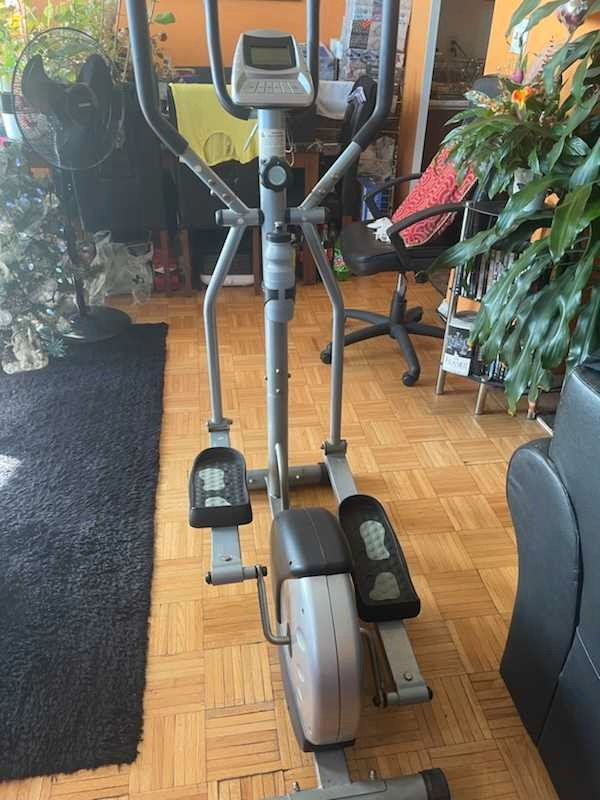 Elliptical Machine rarely used in Exercise Equipment in City of Toronto