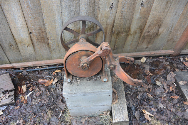 vintage well pump jacks in Hand Tools in Kamloops - Image 2